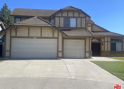 28891 Biarritz Court - Photo 1