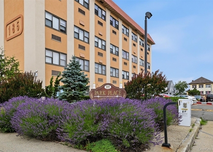 185 W Park Avenue - Photo 1