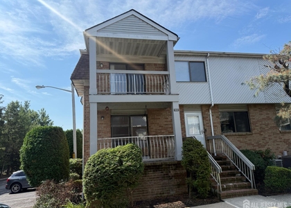 1502 Edison Glen - Photo 1