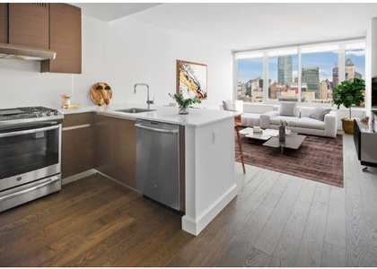 315 W 33rd Street - Photo 1