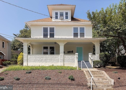 545 N Loudoun Street - Photo 1