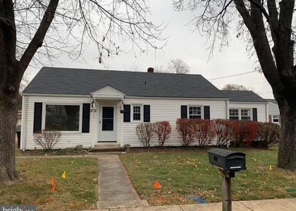 110 Pershing Avenue Nw - Photo 1
