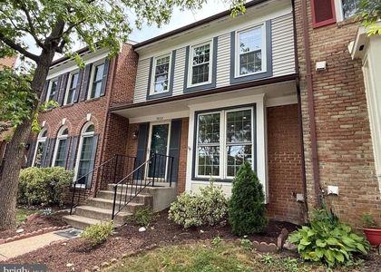 5832 Apsley House Court - Photo 1
