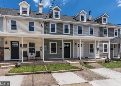 647 Spruce Street - Photo 1