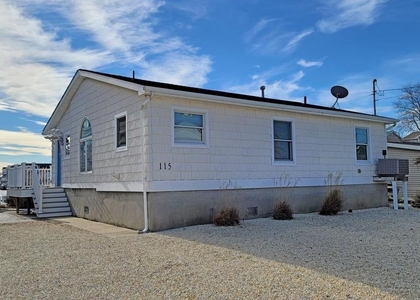 115 Charles Boulevard - Photo 1