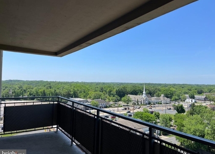 1108 Barclay Towers Pike E - Photo 1