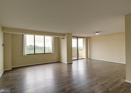 5225 Pooks Hill Road - Photo 1