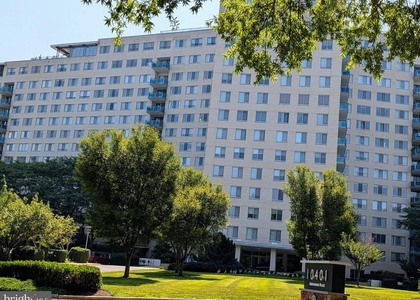10401 Grosvenor Place - Photo 1