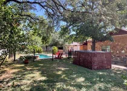 1506 E 2nd St - Photo 1