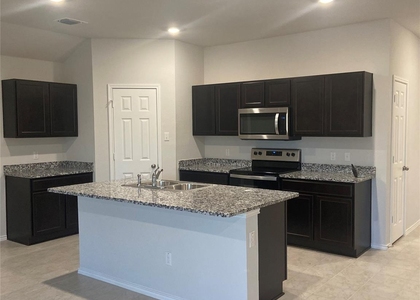 516 Taggart Trl - Photo 1