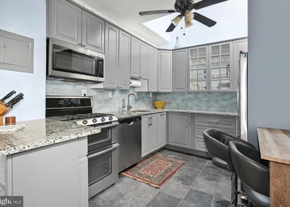 1669 Columbia Road Nw - Photo 1