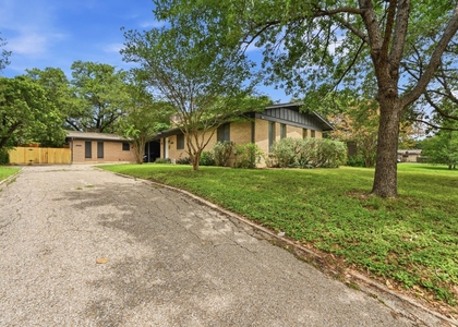 8910 Little Walnut Pkwy - Photo 1