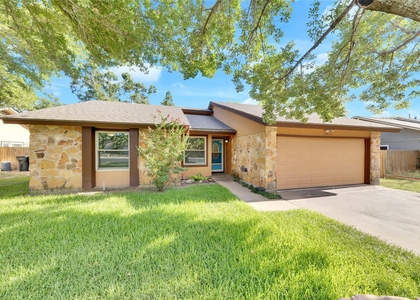 3411 Monument Dr - Photo 1