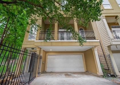 1015 Stanford Street - Photo 1