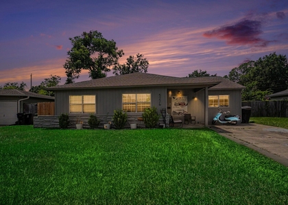 5226 Pomander Road - Photo 1