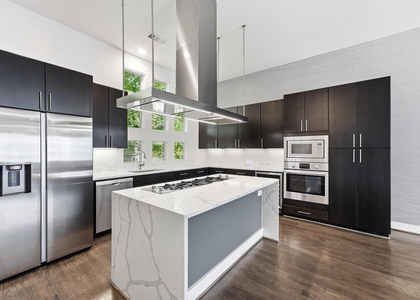 2338 Commerce Street - Photo 1