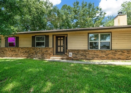1820 Se 57th Avenue - Photo 1