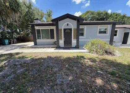 270 W Pineloch Avenue - Photo 1