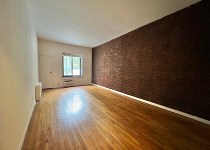 425 East 80th Street - Photo 1