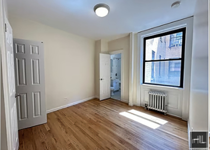West 45 Street - Photo 1