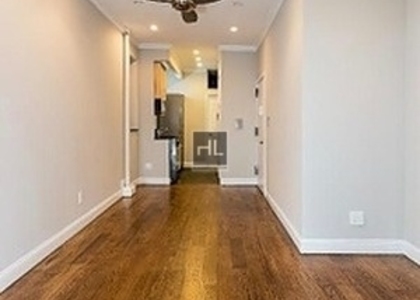 Tenth Avenue - Photo 1