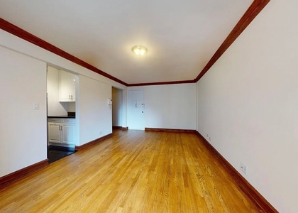 West 13 Street - Photo 1