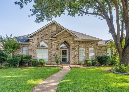 2913 Bellerive Drive - Photo 1