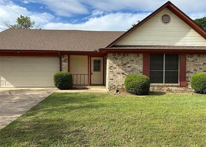 6621 N Park Drive - Photo 1