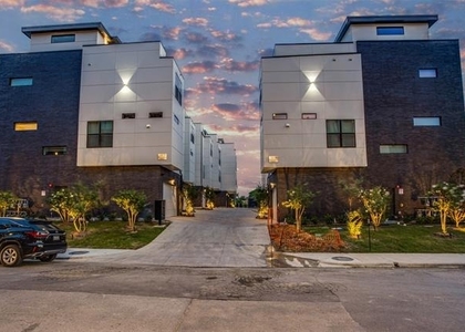 1813 Park Avenue - Photo 1