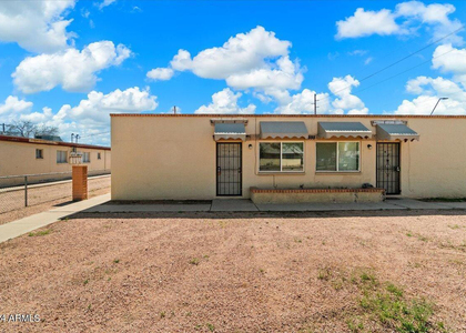 1333 W 5th Street - Photo 1