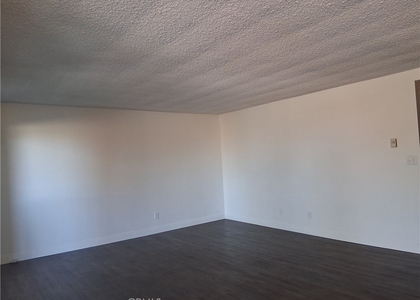 1184 W 11th Street - Photo 1
