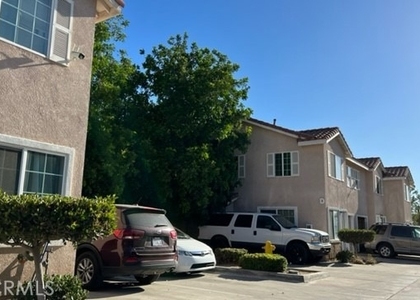 1004 S Riverside Avenue - Photo 1