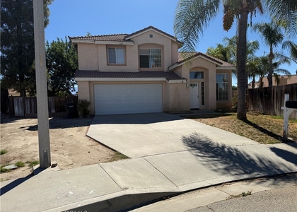 828 Greenwich Court - Photo 1