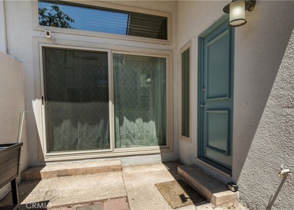 1532 Windsor - Photo 1