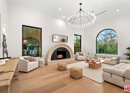 100 S La Jolla Avenue - Photo 1