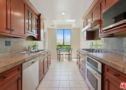 1315 Roxbury Drive - Photo 1