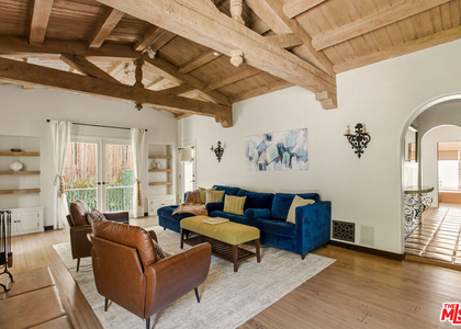 1407 N Beverly Drive - Photo 1