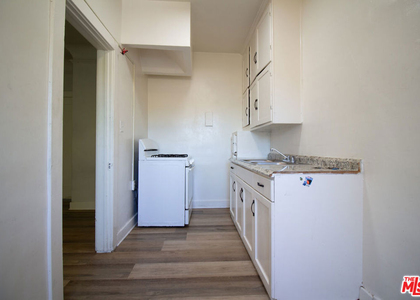 1316 N Mariposa Avenue - Photo 1