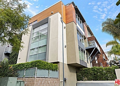1250 N Harper Avenue - Photo 1