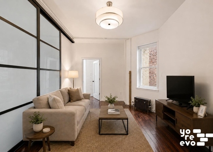 211 W 10th Street - Photo 1
