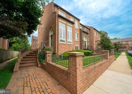 10168 Turnberry Place - Photo 1