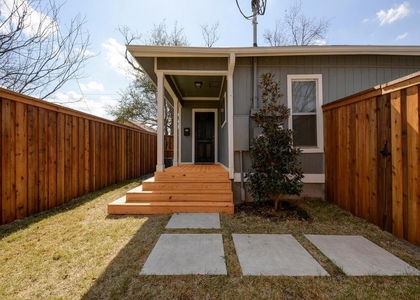 2106 Holly St - Photo 1