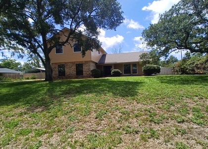 2295 Foxwood Drive - Photo 1