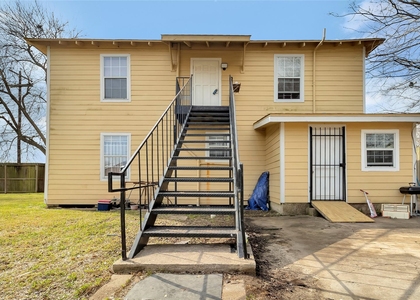 4233 Dupont Street - Photo 1