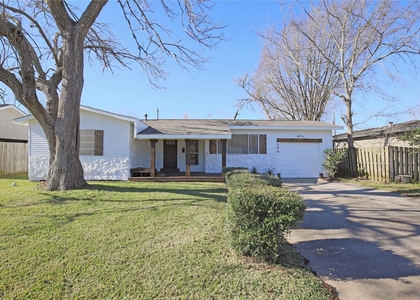 506 Azalea Street - Photo 1