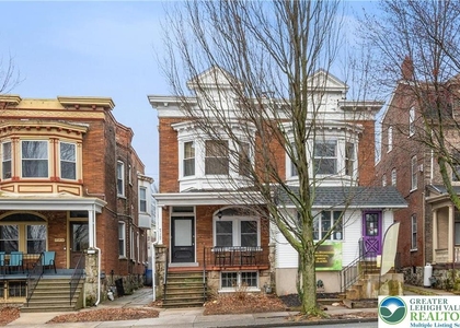 717 W Broad Street - Photo 1