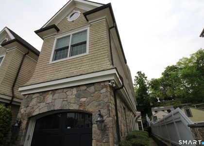288 Davis Avenue - Photo 1