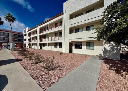 1381 E University Avenue - Photo 1