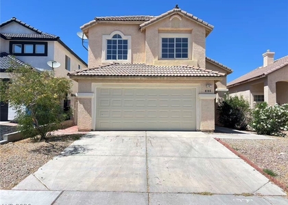 8284 W Rochelle Avenue - Photo 1