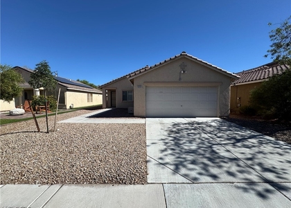 5033 Rustic Charm Court - Photo 1